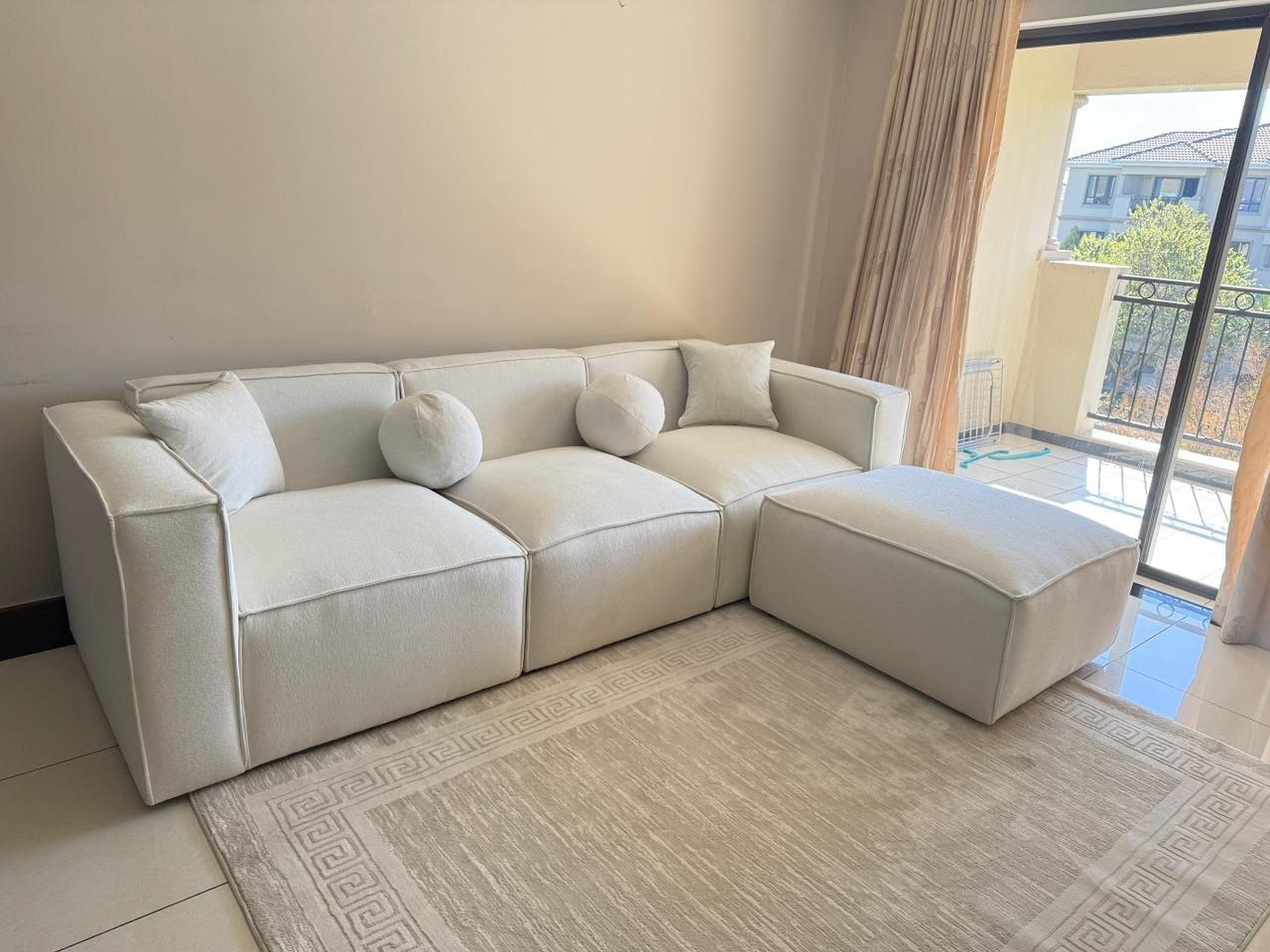 The luna Couch